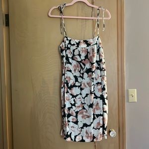 NWT Abercrombie and Fitch floral dress SZ MED TALL